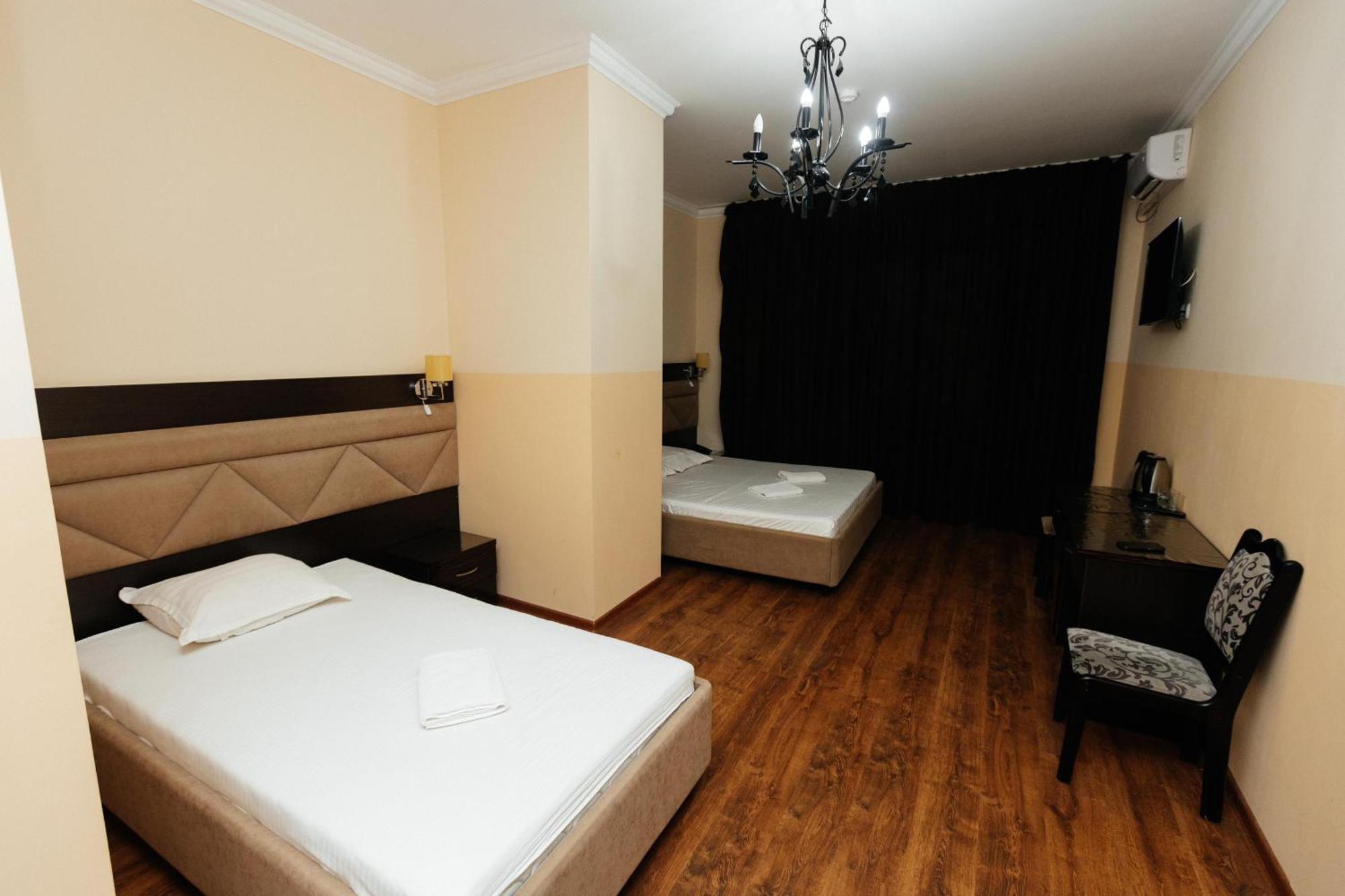 Alcazar Hotel Atiraw Buitenkant foto