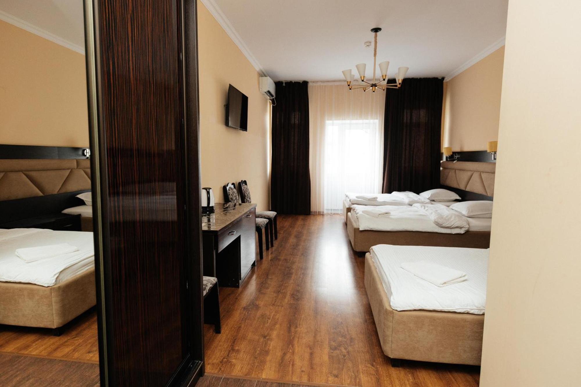 Alcazar Hotel Atiraw Buitenkant foto