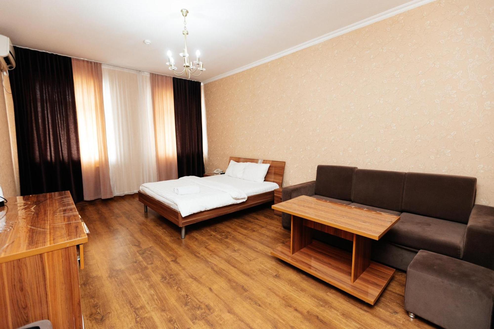 Alcazar Hotel Atiraw Buitenkant foto