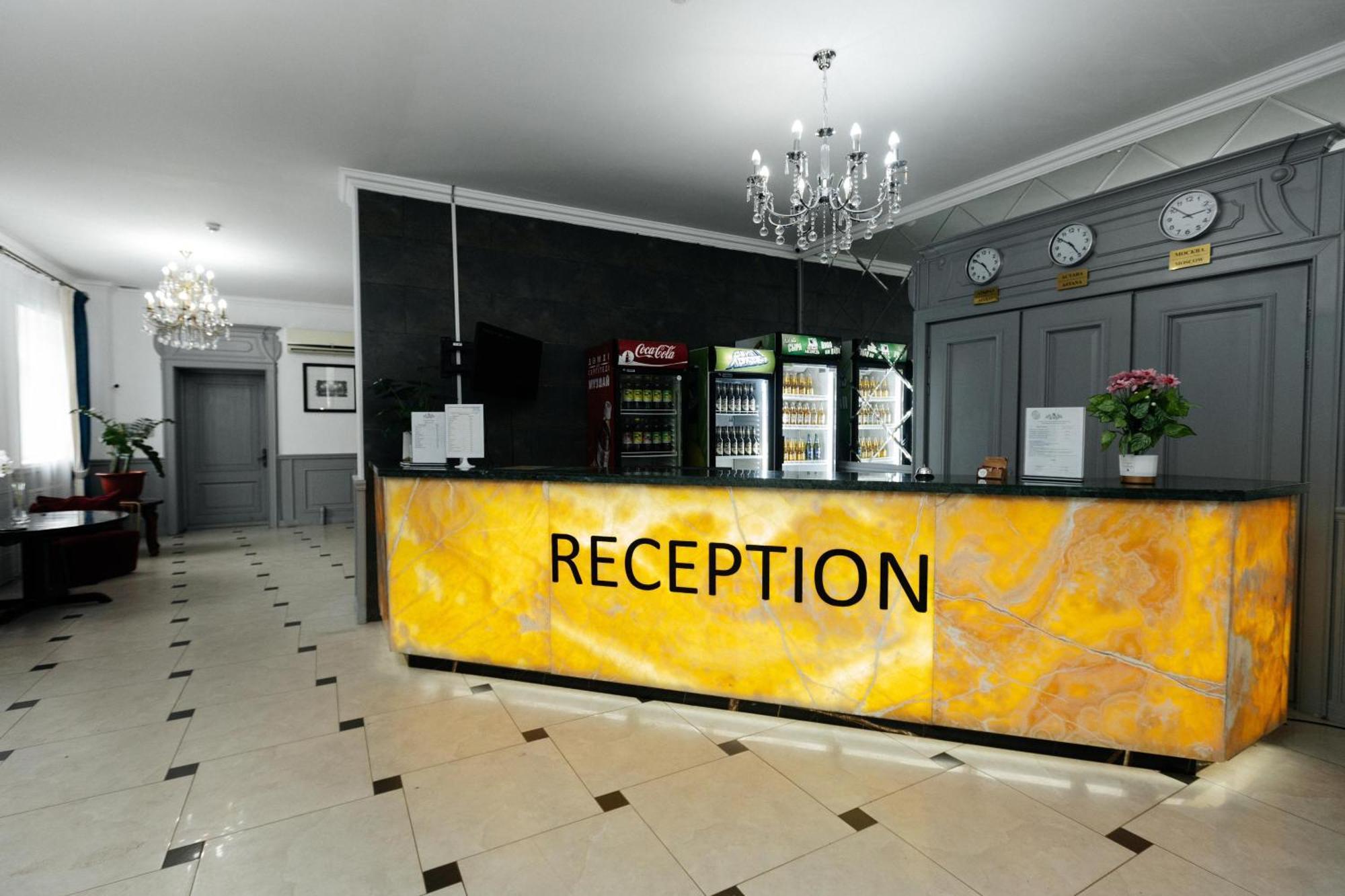 Alcazar Hotel Atiraw Buitenkant foto