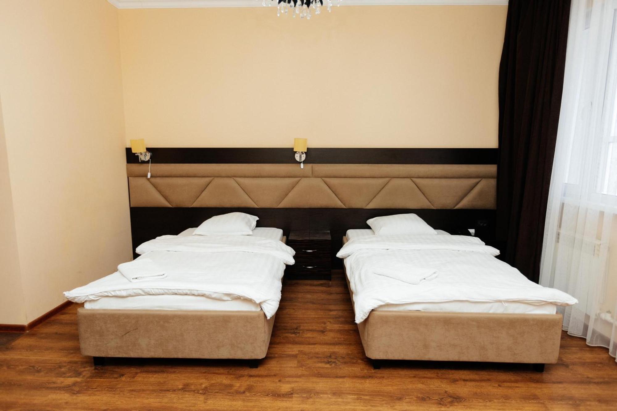 Alcazar Hotel Atiraw Buitenkant foto